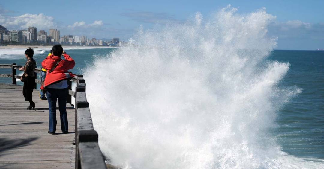Frente fria pode causar ressaca no litoral do Sudeste, alerta Marinha