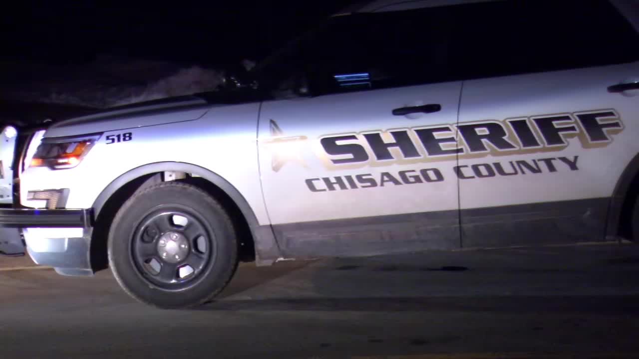 Man with felony warrant drowns after fleeing traffic stop, driving into lake