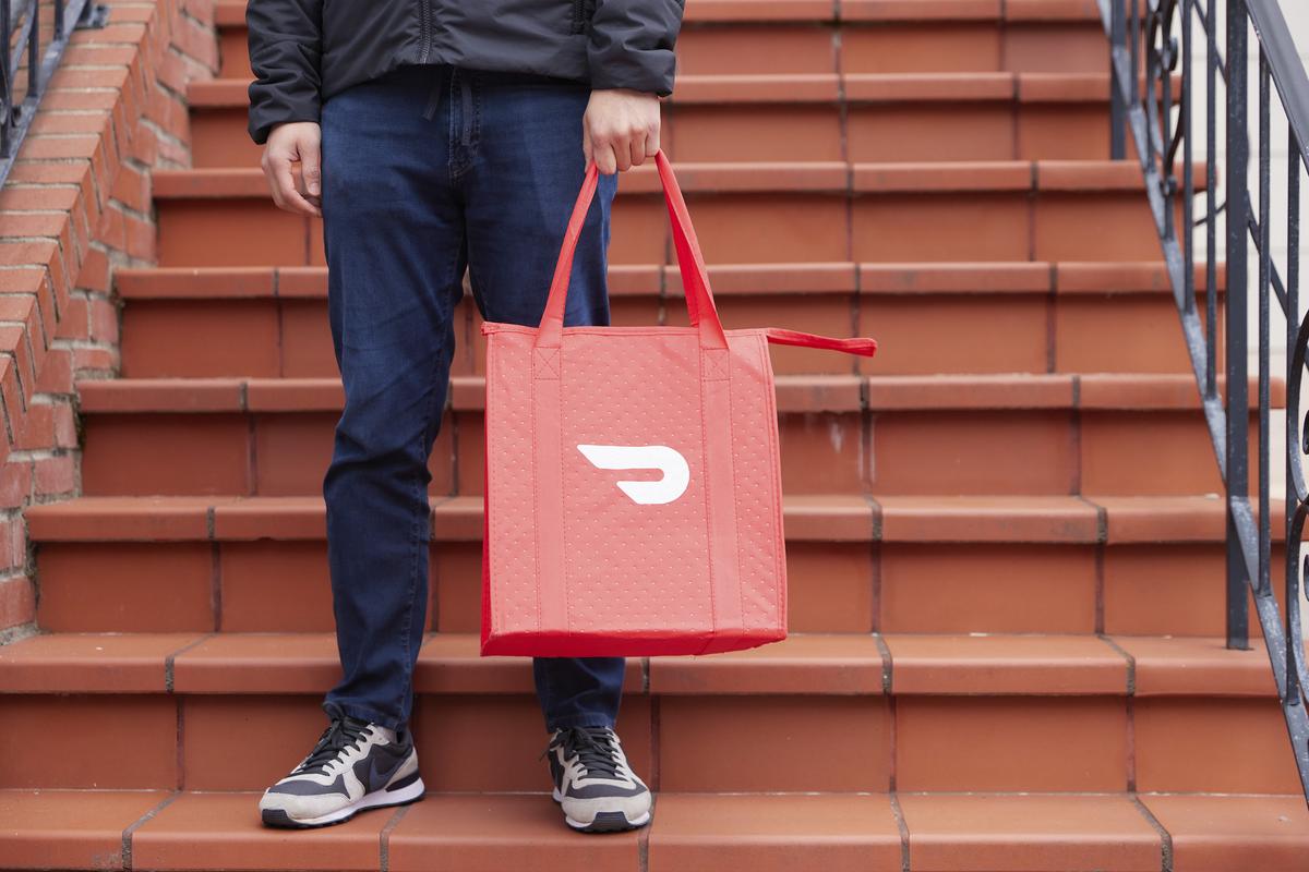 DoorDash Driver Alerts Police to Hostage at Texas Motel