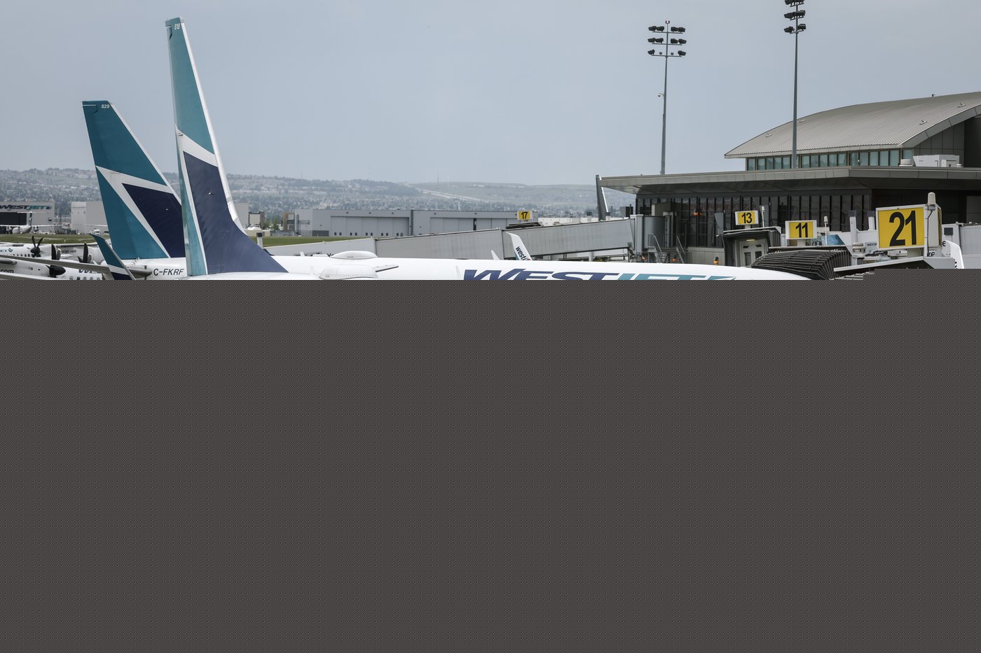 WestJet flight attendants’ union serves airline 72-hour strike notice