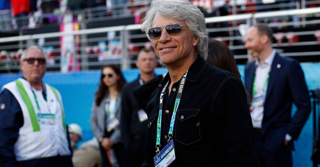 Jon Bon Jovi interrompe show às pressas por questão de saúde: “Vou ter que dar um tempo”