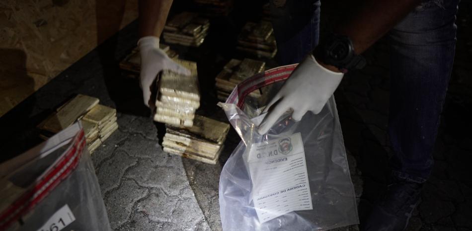 DNCD incauta 303 paquetes de cocaína ocultas en piso de contenedor en Puerto Caucedo