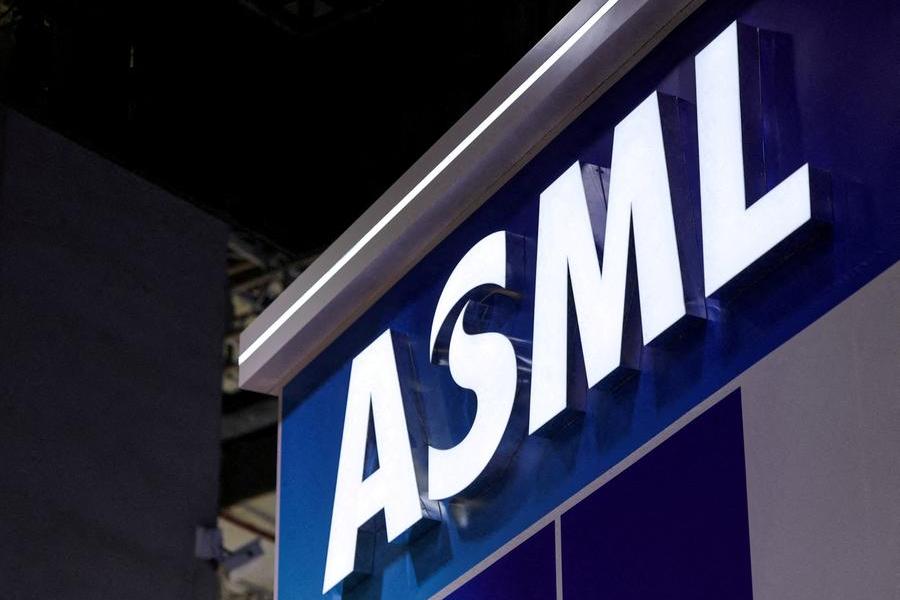 Is chip giant ASML about to hit a ceiling, or break through it?