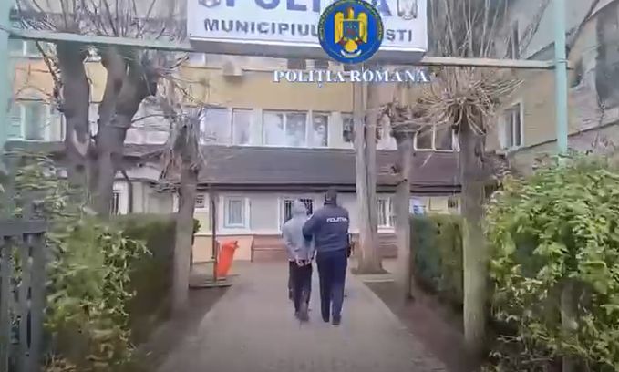 Identificați și reținuți după ce ar fi alimentat cu carburant și ar fi plecat fără să plătească