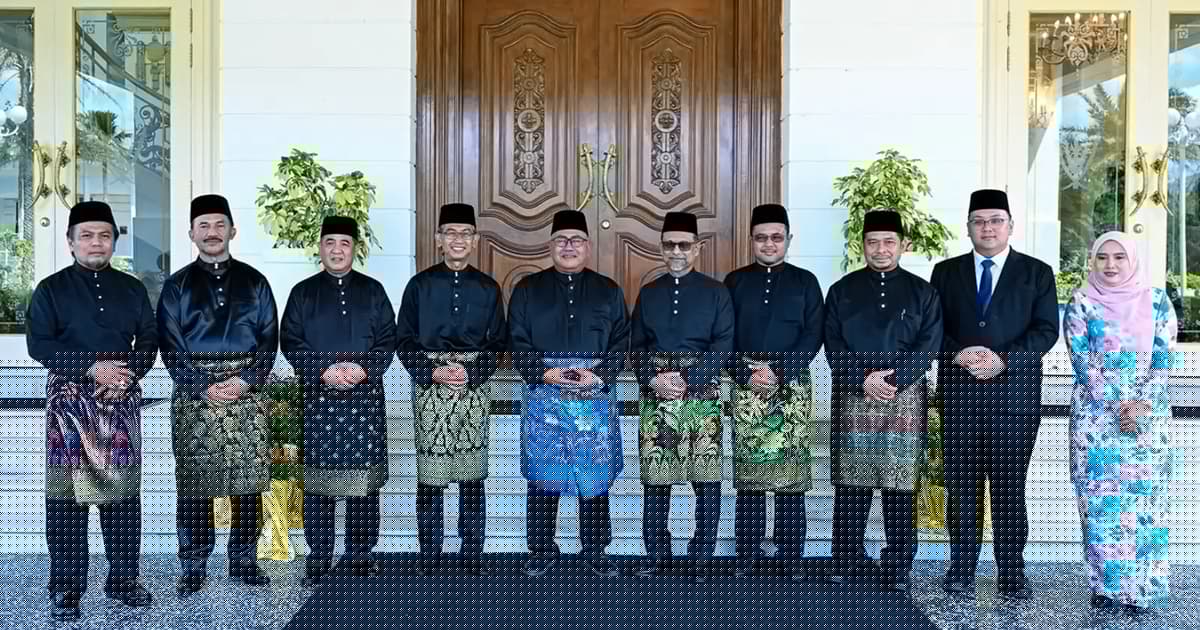 10 Negeri Sembilan reps take oath as state exco members