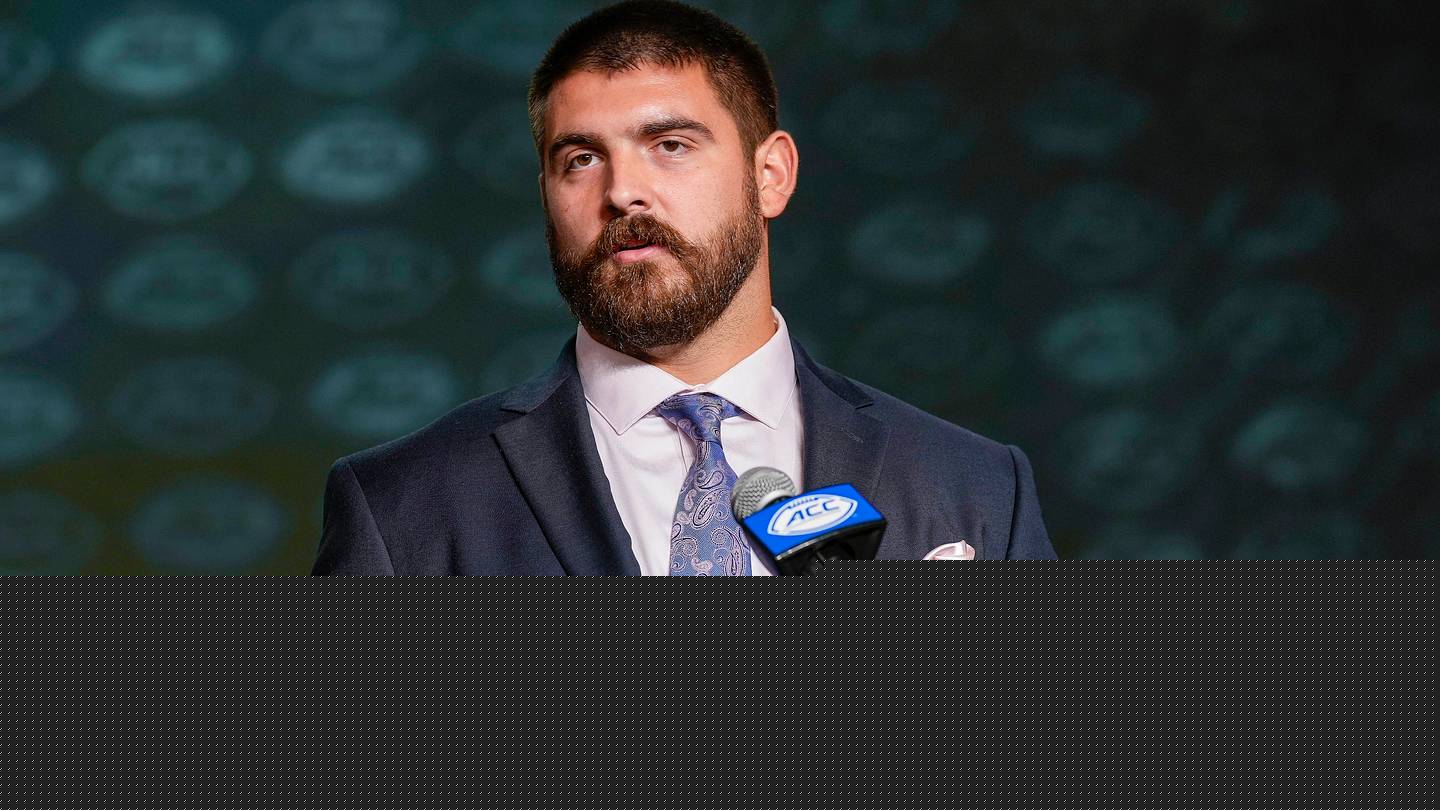 With Schmitz, Patrick Banged Up, Bryan Hudson Gets His Shot at Center for the Giants