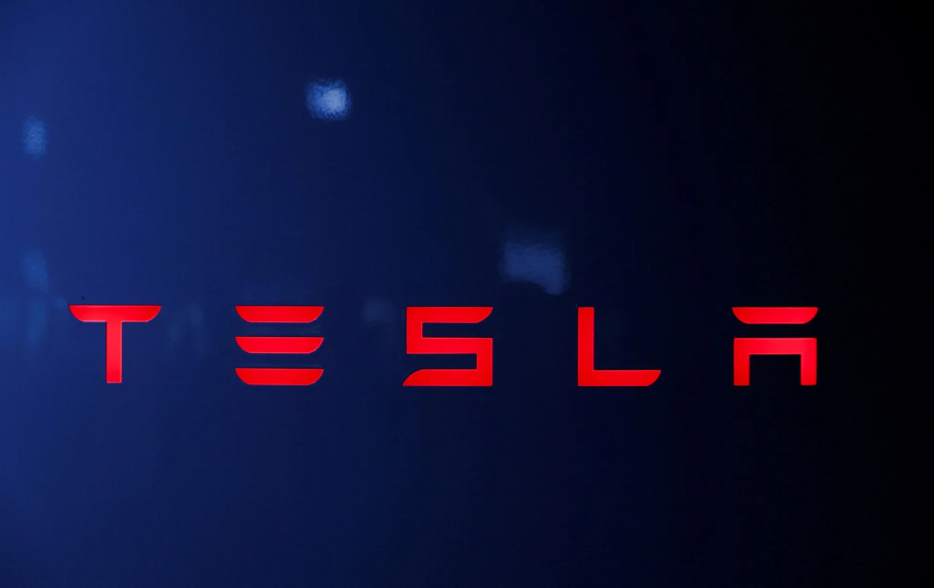 Tesla revenue beats estimates despite weaker vehicle deliveries