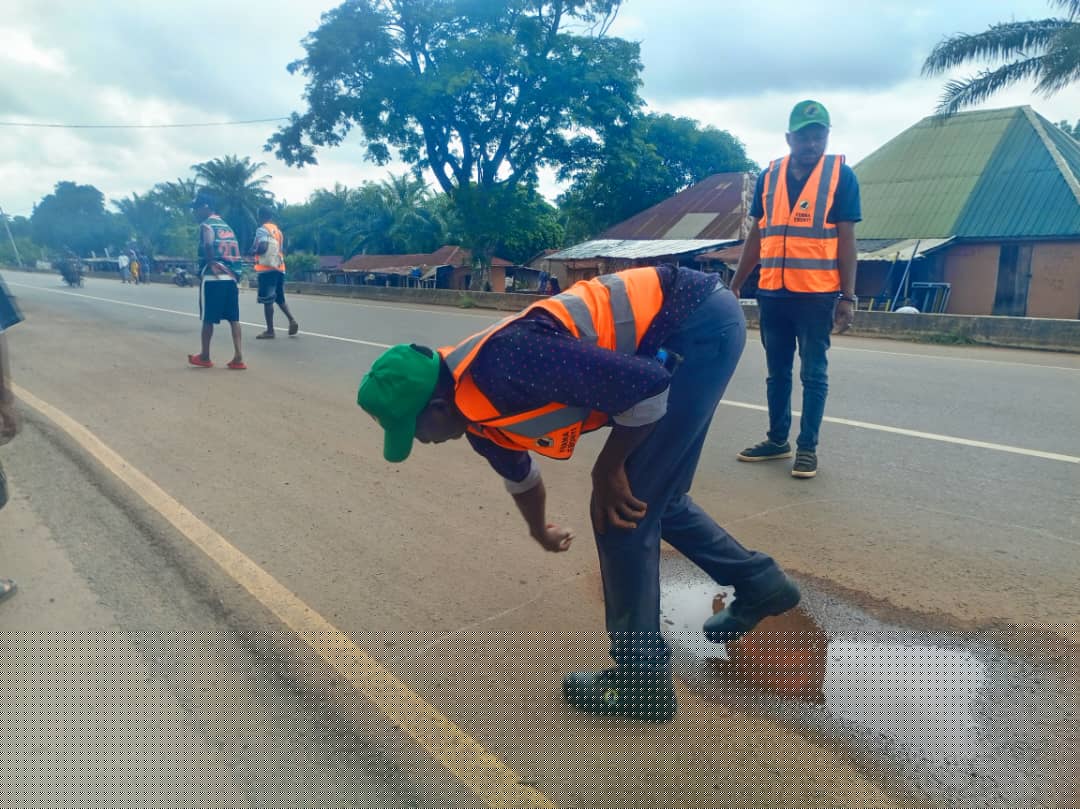 FERMA repairs Abakaliki -Enugu-Cross River roads
