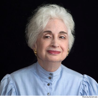 Miss Manners: I’m not interested in making small talk with strangers