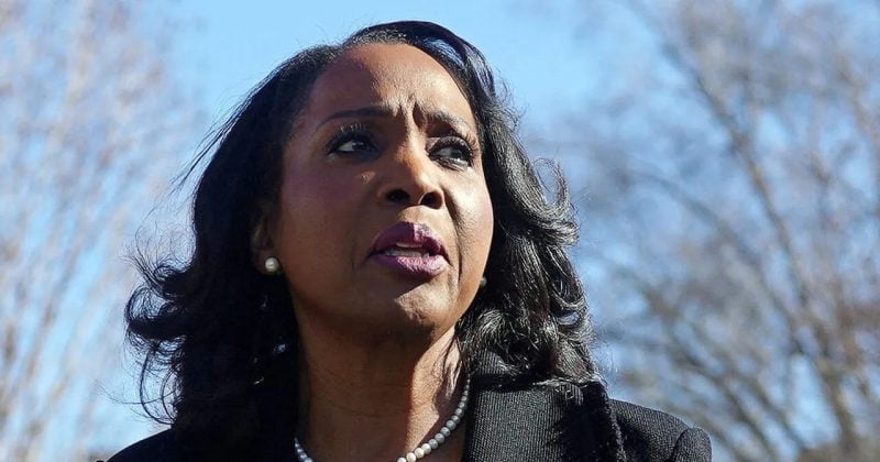 The White House considers sacking Federal Reserve Governor Lisa Cook