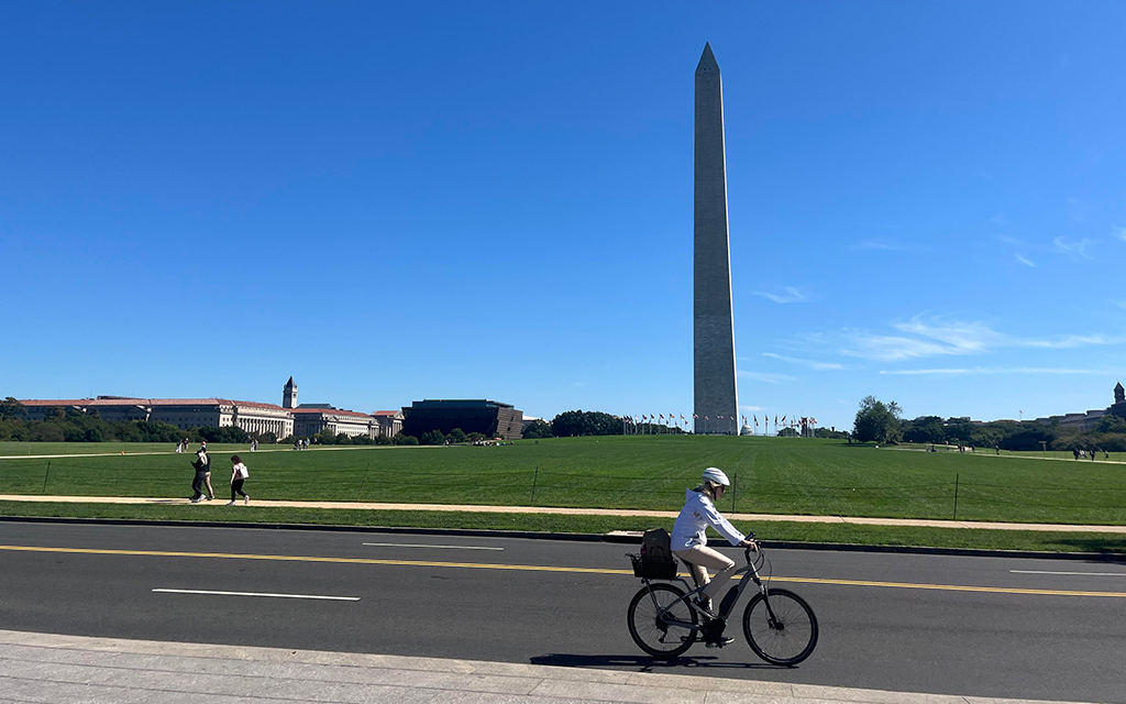 Shutdown disrupts federal services while D.C. monuments and museums stay open