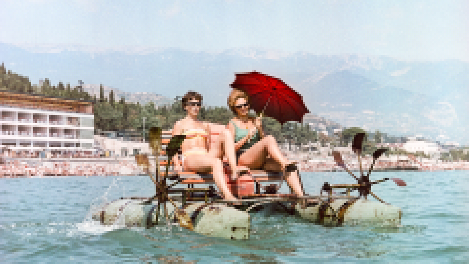 How people relaxed on the beach in the USSR (PHOTOS)