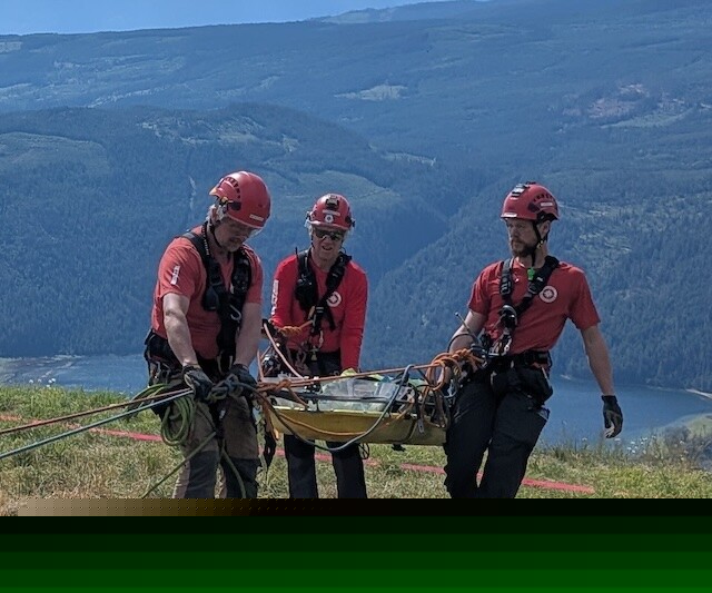 Injured paraglider tumbled 100 metres before rescue by Shuswap Volunteer Search and Rescue (Salmon Arm)