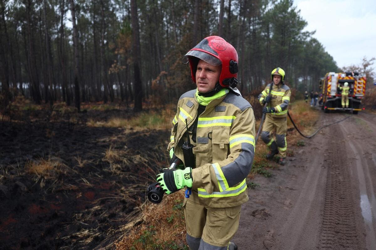 « Notre objectif est d’être là où l’on a besoin de notre aide » : après 52 heures de route, des pompiers ukrainiens viennent épauler les secours français face au mégafeu en Gironde
