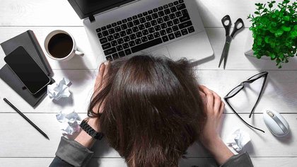 Woman’s weight drops below 40 kg after working at stressful media advertising company