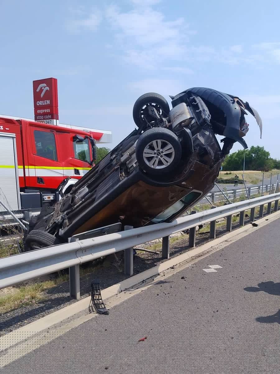 Dopravní nehoda na dálnici D7 u Panenského Týnce