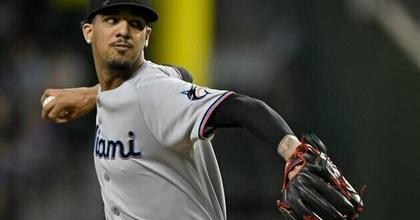 Marlins stay hot, hand reeling Rangers 7th straight loss