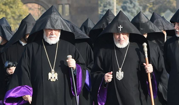 Aram I Condemns Indictment and Court Hearing Against Karekin II
