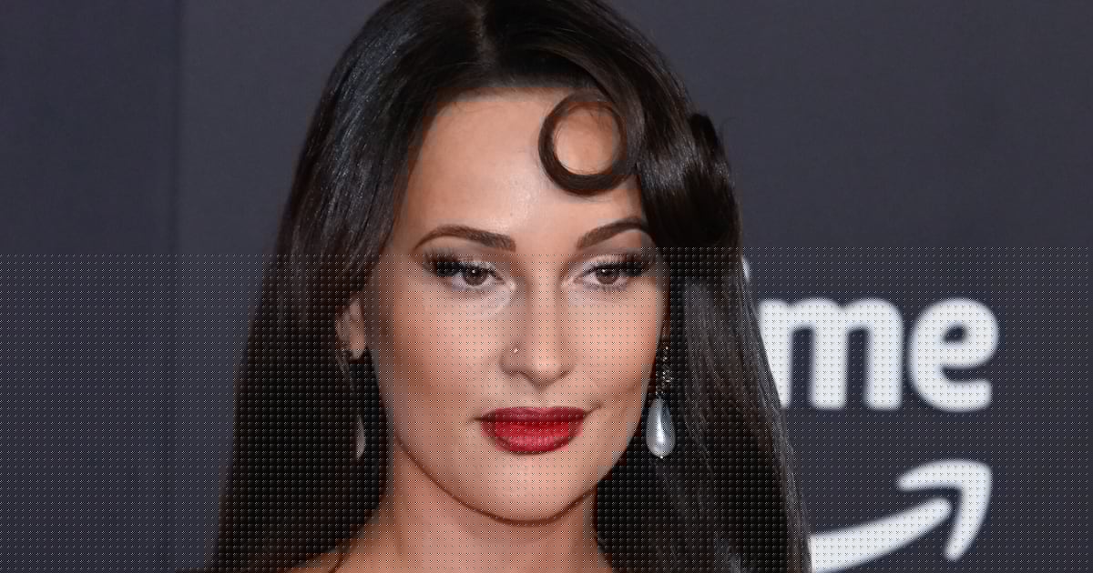 8-Time Grammy Winner Abruptly Cancels Shows With No Explanation