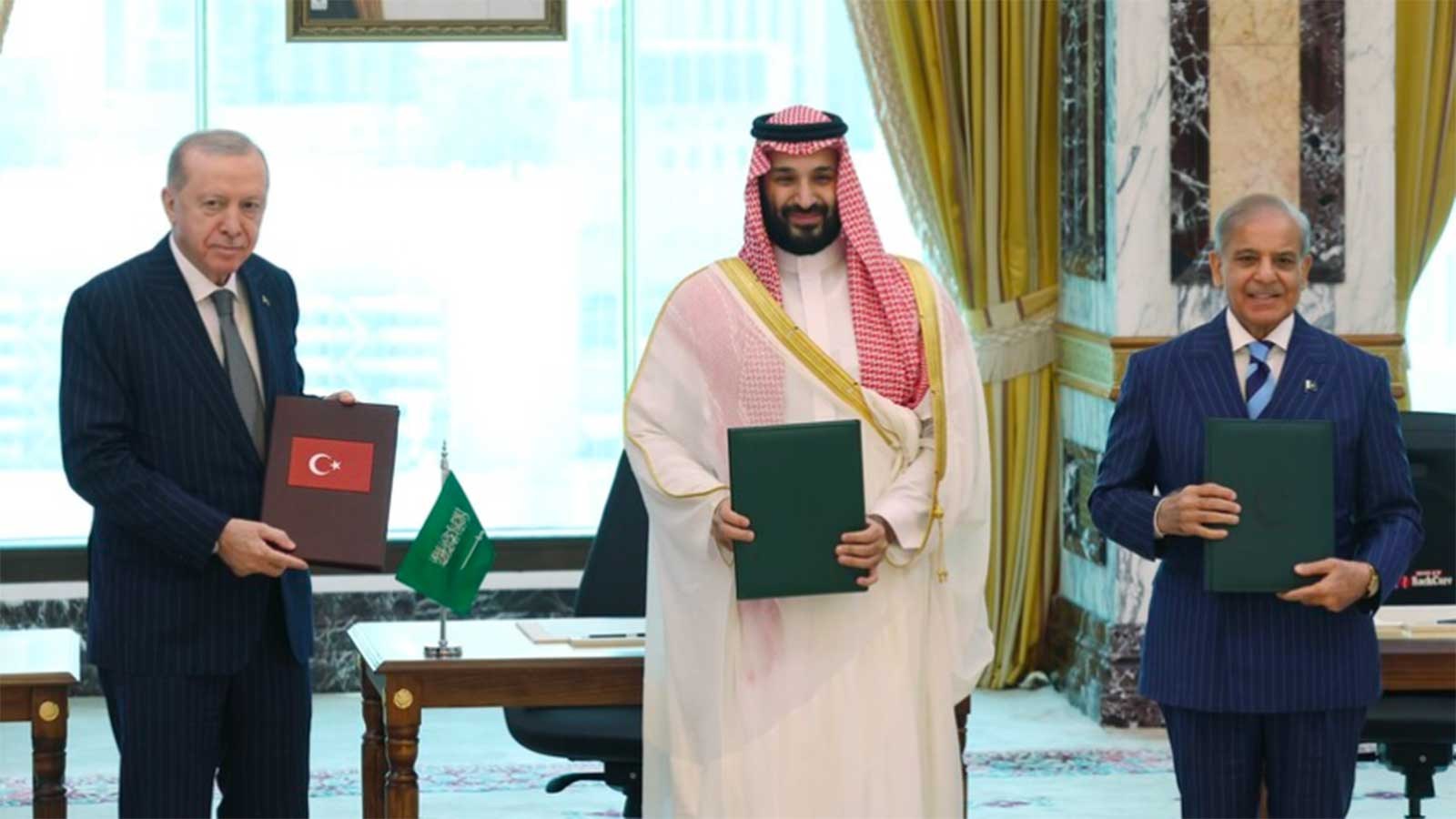Sur fond de tensions au Moyen-Orient : L’Arabie saoudite, le Pakistan et la Turquie scellent un accord de défense commune