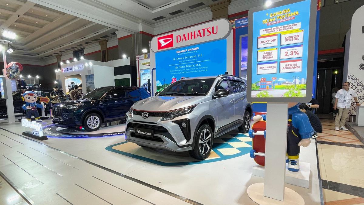Perluas Pasar Jawa Barat, Daihatsu Rocky Hybrid Mejeng di GIIAS Bandung 2025