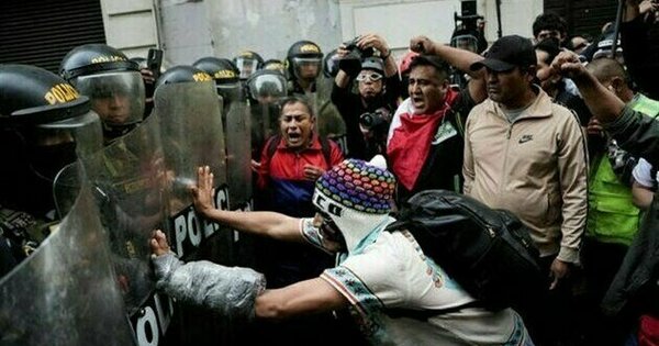 Peru Anti-Government Protesters Clash with Police
