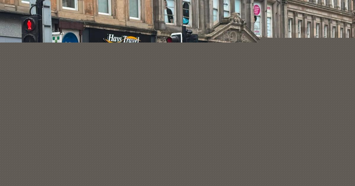 Two men kicked out Glasgow city centre after morning incident