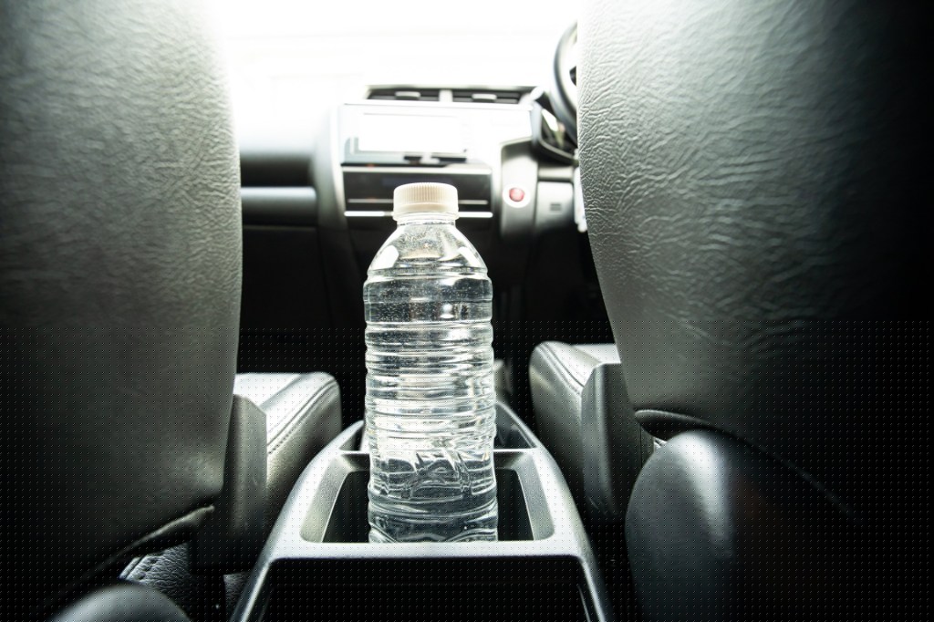 What happens if you drink from a plastic water bottle left in a hot car