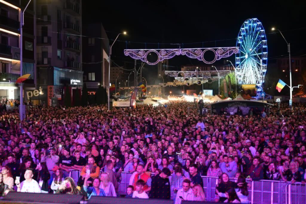 SPECTACOL. S-a aflat programul complet al Sărbătorii Castanelor 2026! Andra, Paraziții, Irina Rimes, Killa Fonic, Zdob și Zdub și Fuego vin la Baia Mare