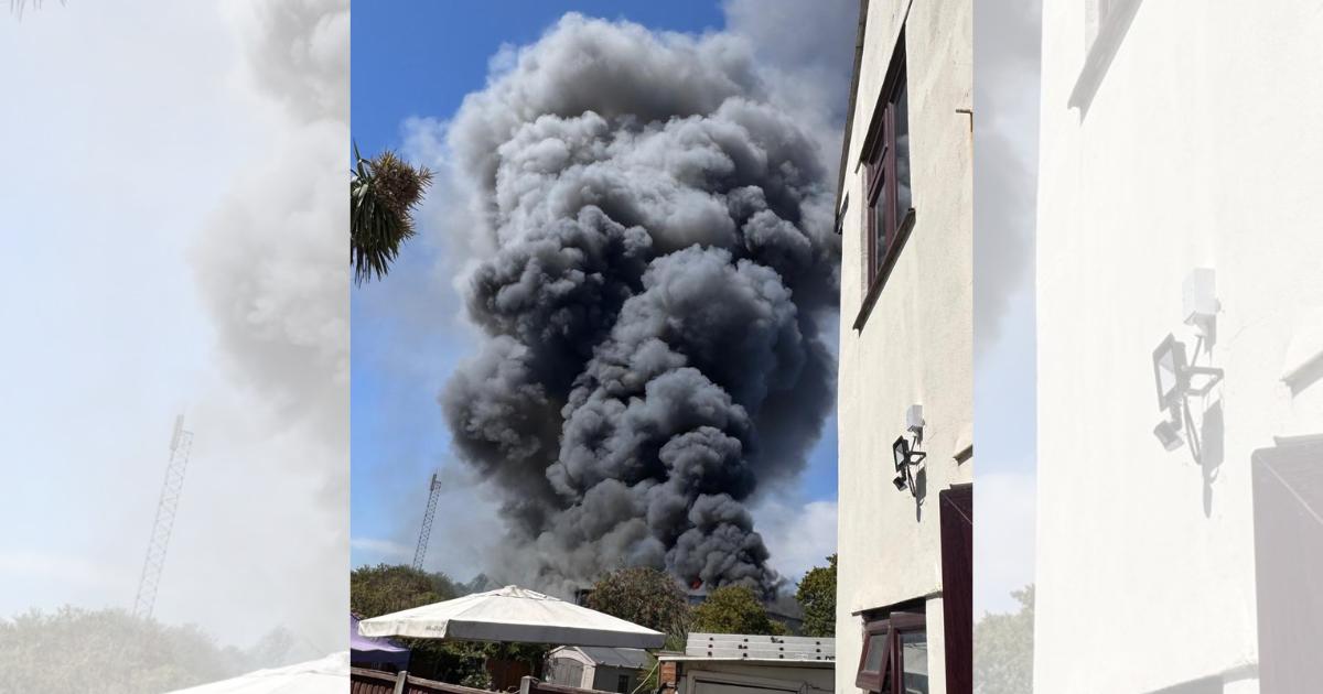 Avoid the area warning as 100 firefighters battle fire sending smoke across London