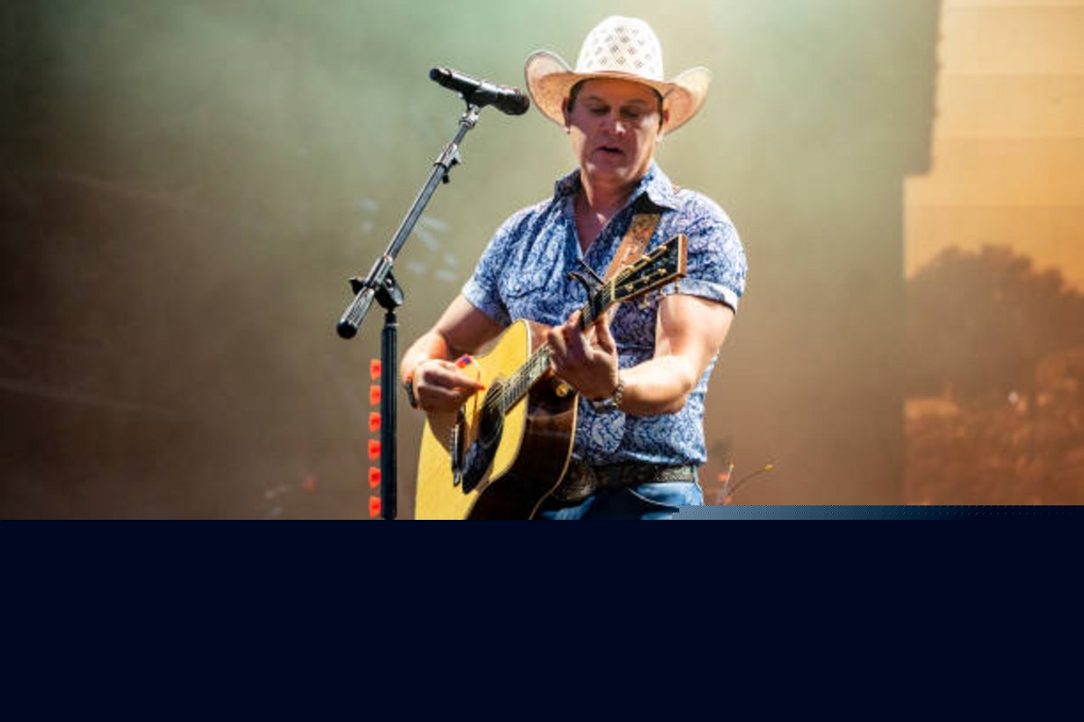 Don't Miss This Country Artist Coming to Loveland This Fall
