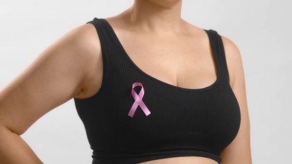 Outubro Rosa: 70% das mulheres com câncer de mama relatam abandono do companheiro, revela levantamento