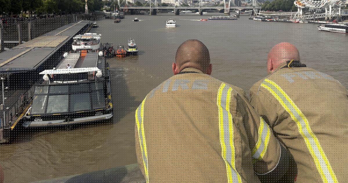 Witnesses describe police boat crash after high-speed ‘pursuit’