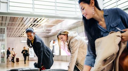 One Airline Warns Travelers To Avoid Flying With Gray, Black, Or Navy Luggage If You Want To Keep Your Bag