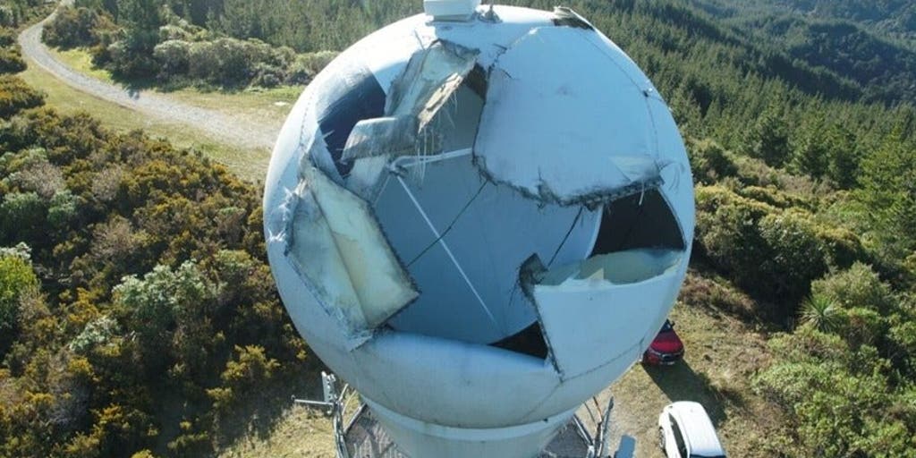 Lightning 5 times stronger than average shreds weather radar in New Zealand