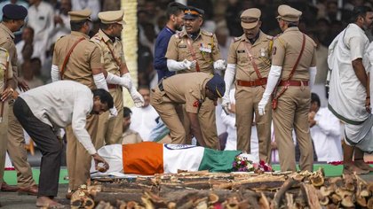 Maharashtra Deputy CM Ajit Pawar cremated with full state honours