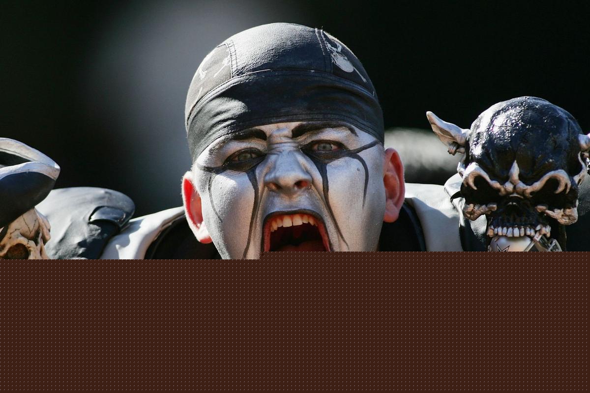 Raiders Season Tickets Box Should Make Broncos Fans Jealous