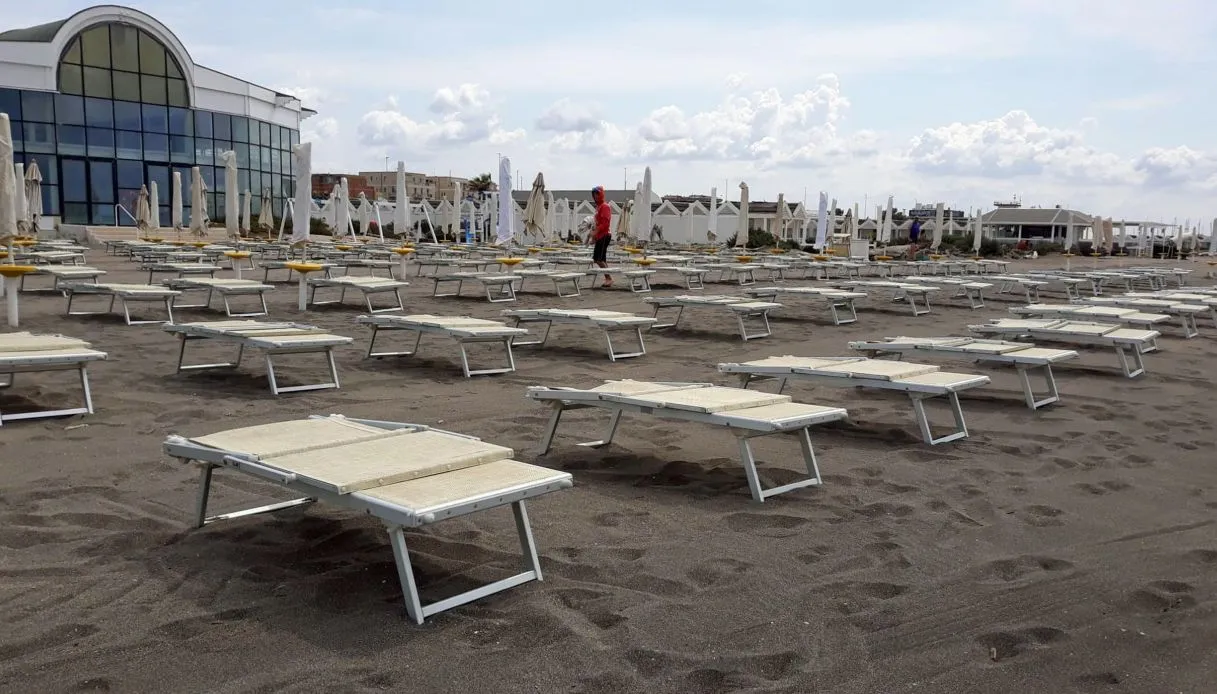 Empty beaches 2026: price increases, lifeguards and establishment crises