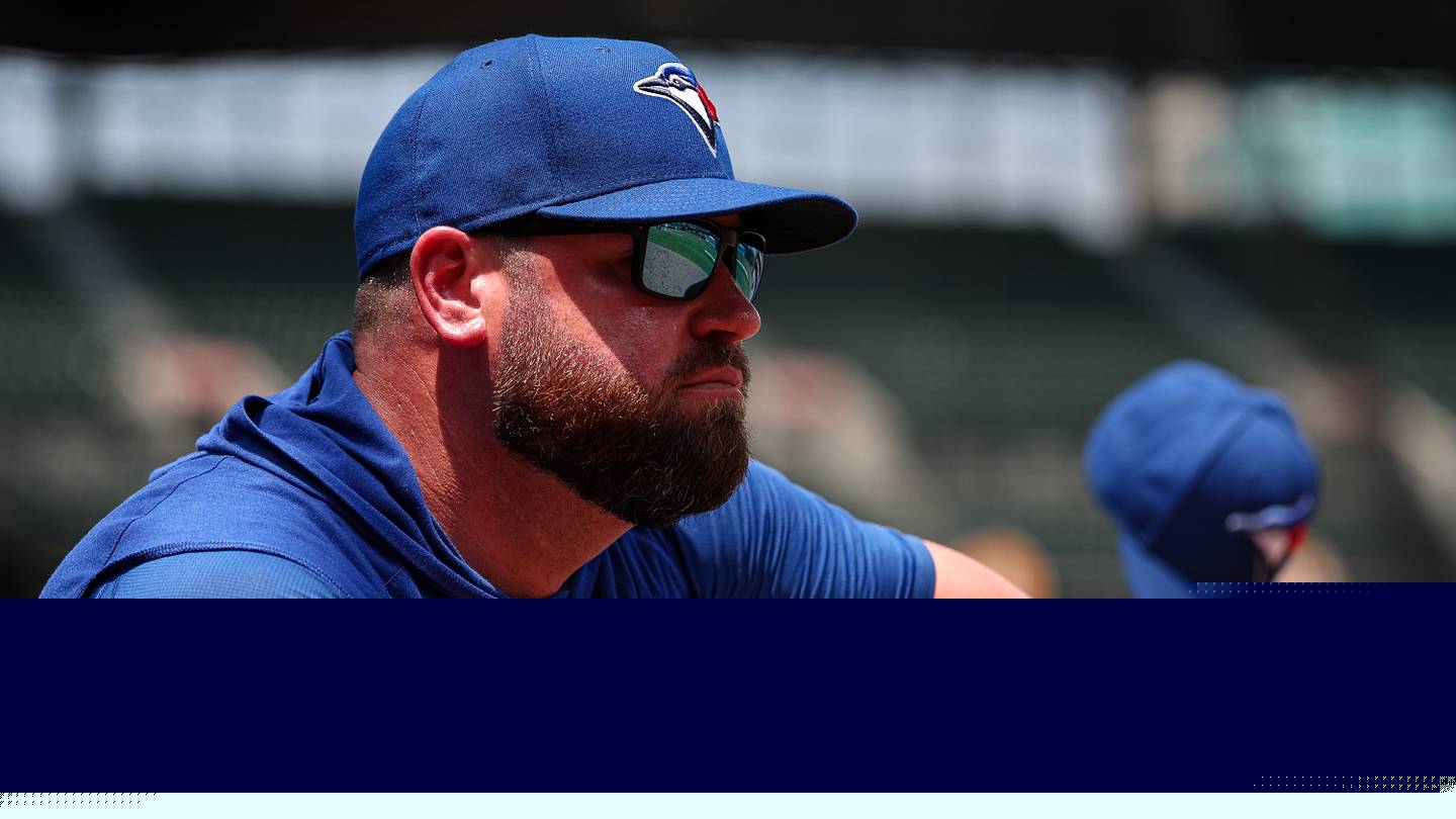 Blue Jays' John Schneider takes infuriating snipes at Yankees for relaying pitches