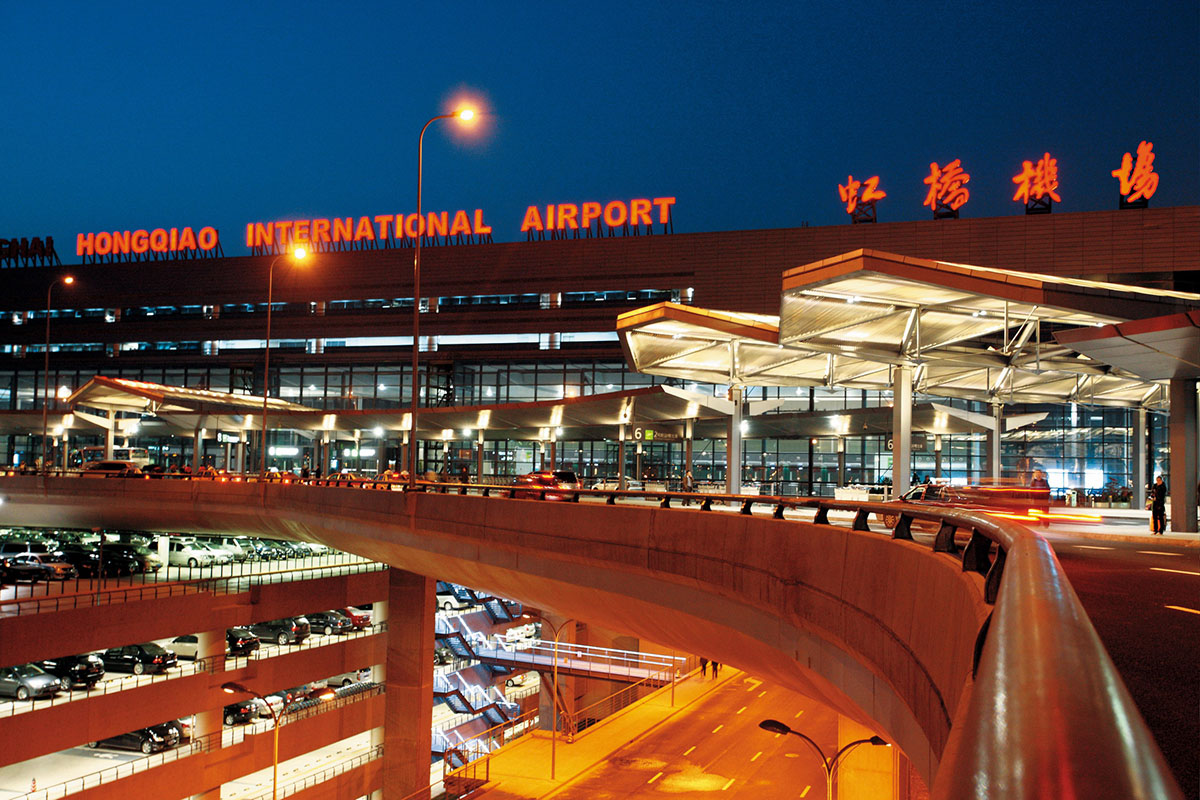 Aeropuertos del este de China sufrieron cancelaciones de vuelos por el paso del tifón Dolphin