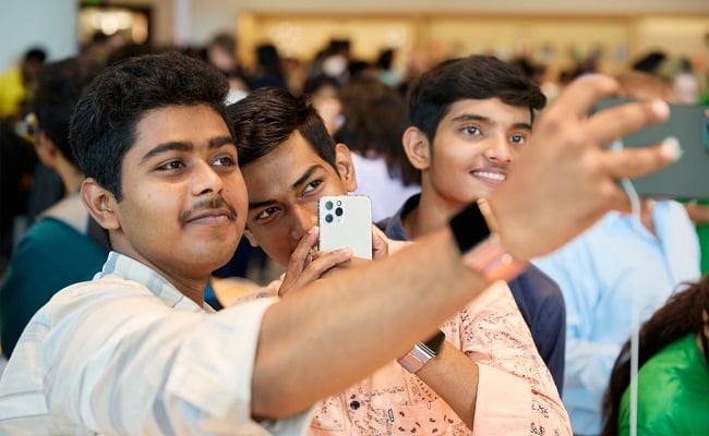 India survey proposes age-based social media curbs