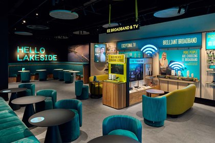 Roaring start: EE launches first experience store of 2026 in Lakeside with former England Lioness Rachel Yankey OBE