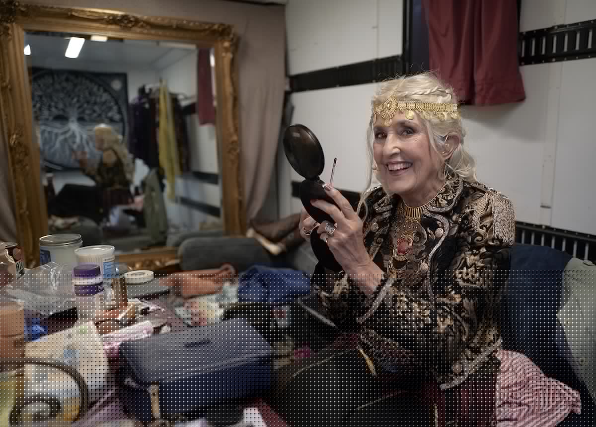 Joan Baez: Dancing Queen