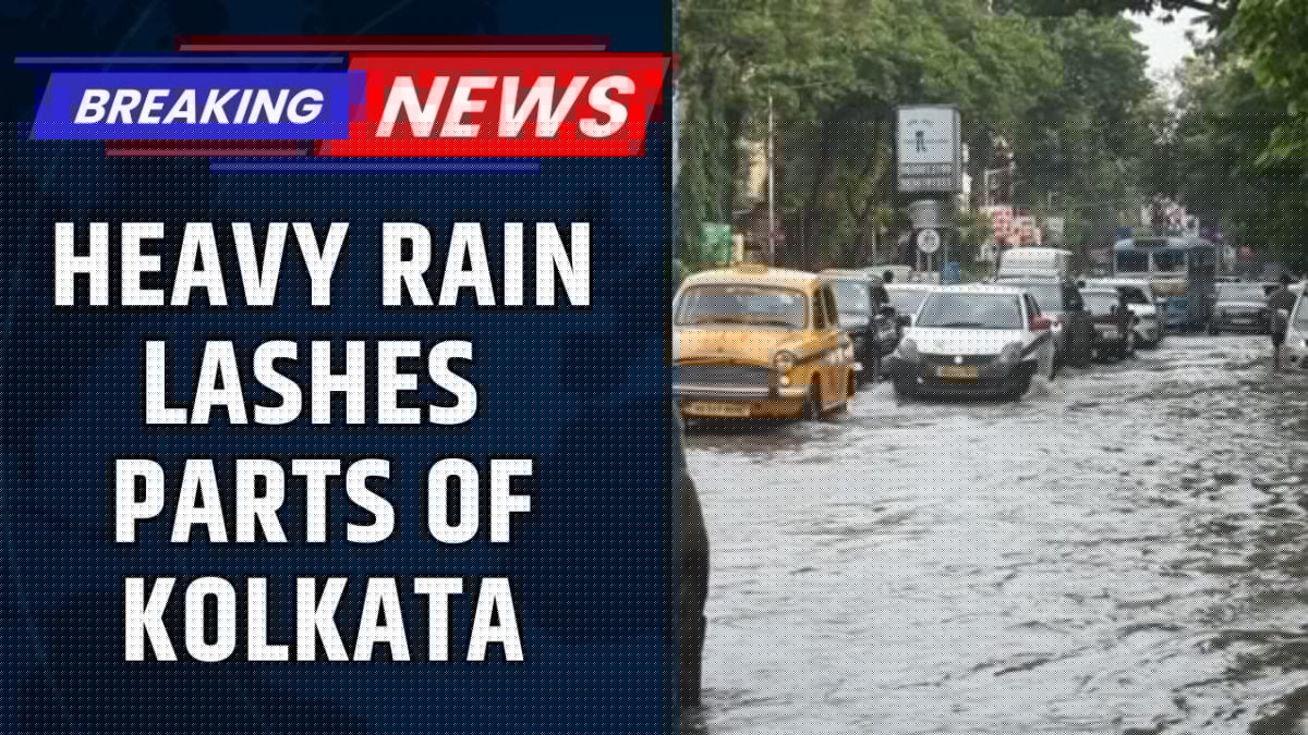 Amid Pujo Festivities Heavy Rains Cause Waterlogging In Kolkata | Bengal Rains | Durga Pujo | News18