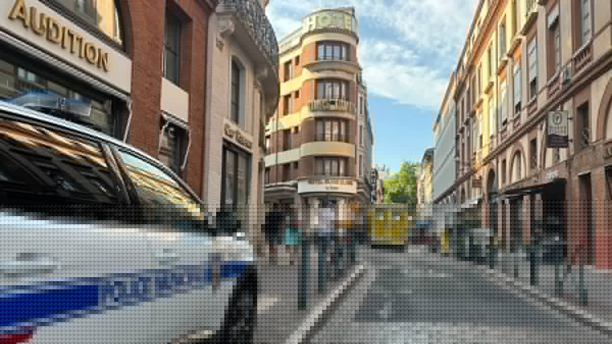 "Déterminé à commettre un meurtre sur nos agents" : deux policiers municipaux de Toulouse frappés à coups de couteau par un individu armé, des propos à connotation terroriste rapportés