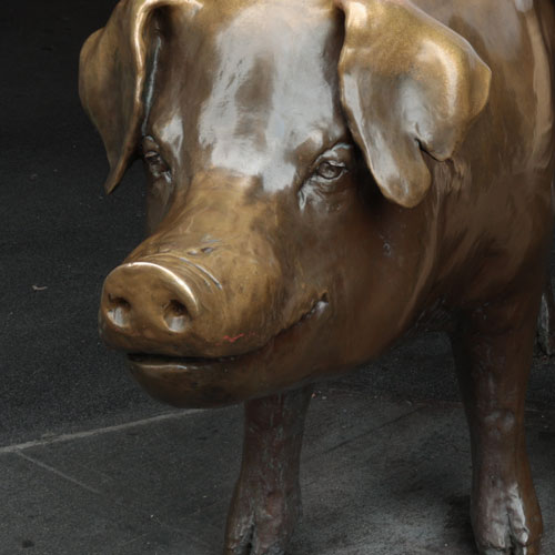 Rachel the Pig at Pike Place Market, a classic Seattle photo op designed by UW alum Georgia Gerber, turns 40