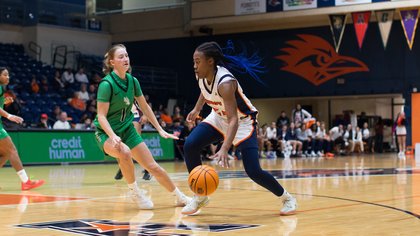 Rowe scores 27 as ‘Runners take down Mean Green, 66-64