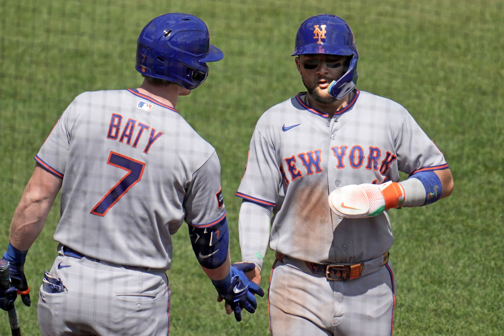 Mets offense explodes for 11-1 win over Pirates to take series