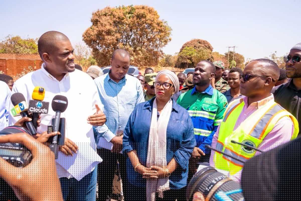 Government calls for completion of Kahama to Kakola road project