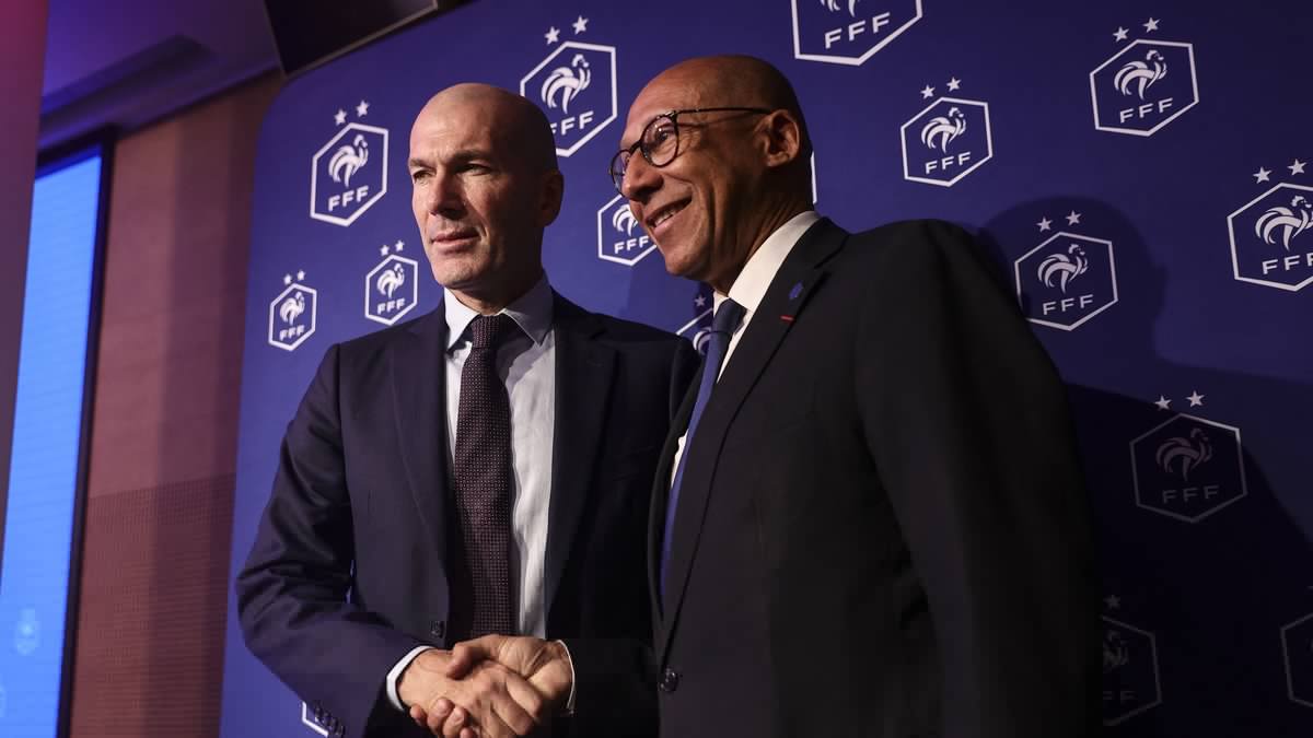 Équipe de France : "Bienvenue chez toi", "C'est un grand jour"... Mbappé, Lizarazu, Domenech, les réactions à l'arrivée de Zidane à la tête des Bleus